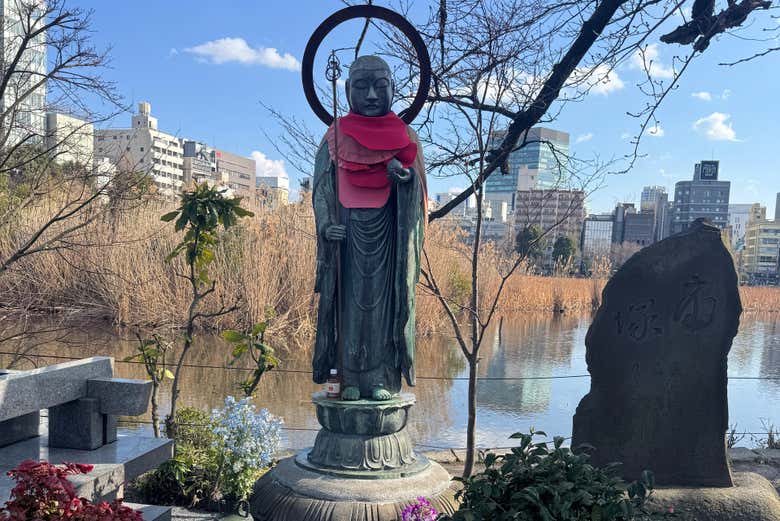 Estatua Jizo en el parque Ueno