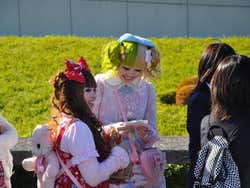 Chicas Harajuku vestidas para la ocasión